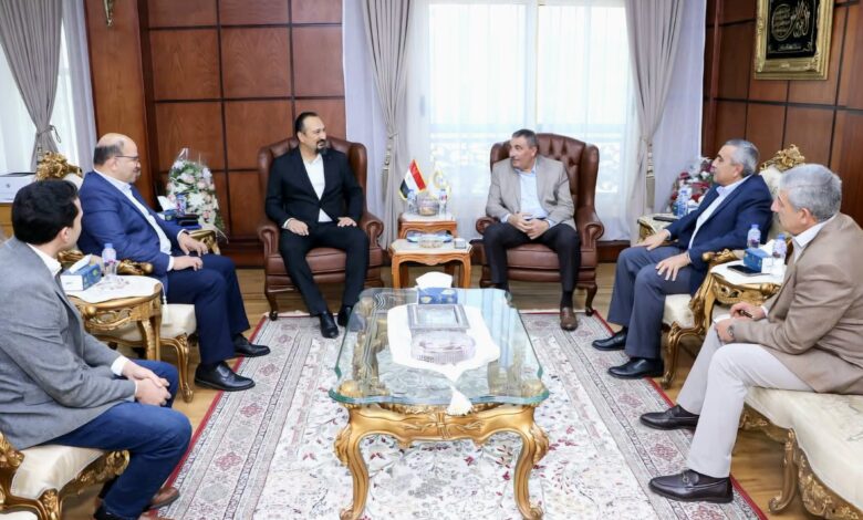 Hapag-Lloyd delegation meeting Damietta Port Authority officials to discuss expanded cooperation.