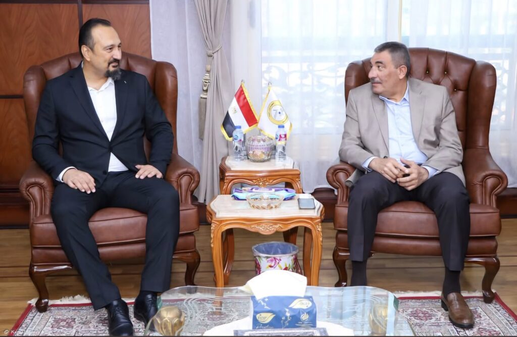Hapag-Lloyd delegation meeting Damietta Port Authority officials to discuss expanded cooperation.