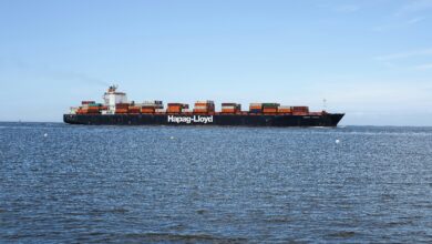 Hapag-Lloyd SE1 Suez Canal sailings through the Red Sea under the Gemini Cooperation.